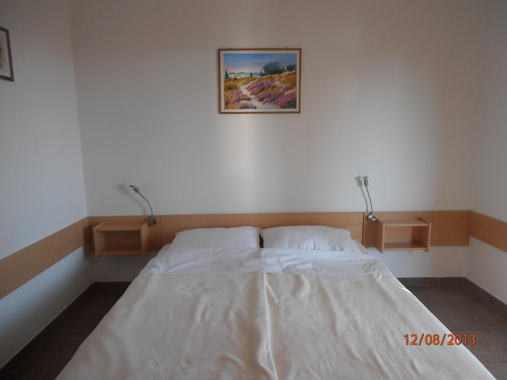 Apartments Meni Драге Номер фото